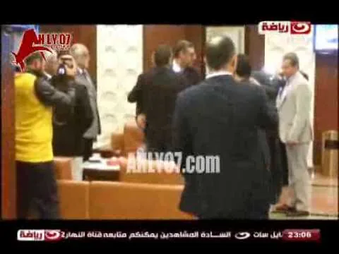 منتهى قلة الادب والسفالة من مدحت شلبي ضد الاهلي بتشبيه سافل