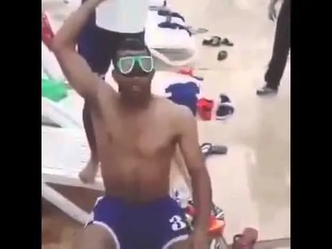 السيد حمدي يقوم بتحدي الثلج
