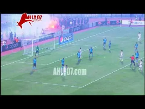 اشتباك الجمهور مع الامن وسباب مرتضى منصور في مباراة مصر و بتسوانا
