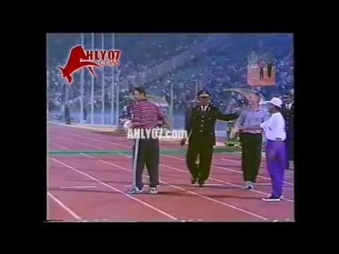 شاهد لاعب الزمالك يعتدي على مدرب الأهلي في واقعة نادرة