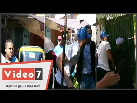 شاهد رمضان صبحى يصل لجنة الامتحان فى كرداسة مستقلا "توك توك"
