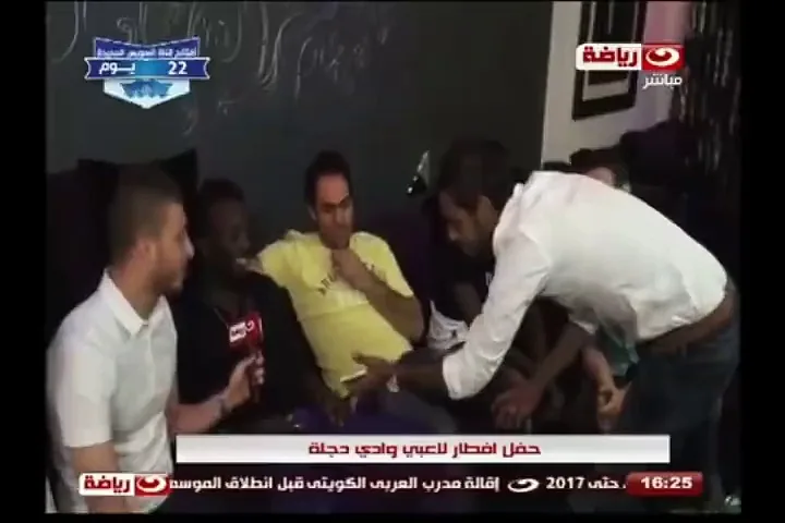 مسخرة السنين رقصة مهرجانات وغناء شعبي ستانلي لاعب الزمالك احتفالا بانتقاله للأبيض