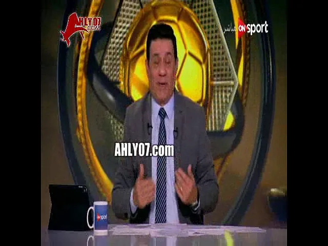 شاهد مدحت شلبي يردح لشوبير والحرب تشتعل لو وقفت على دماغك محدش هيشغلك وانت فنكوش