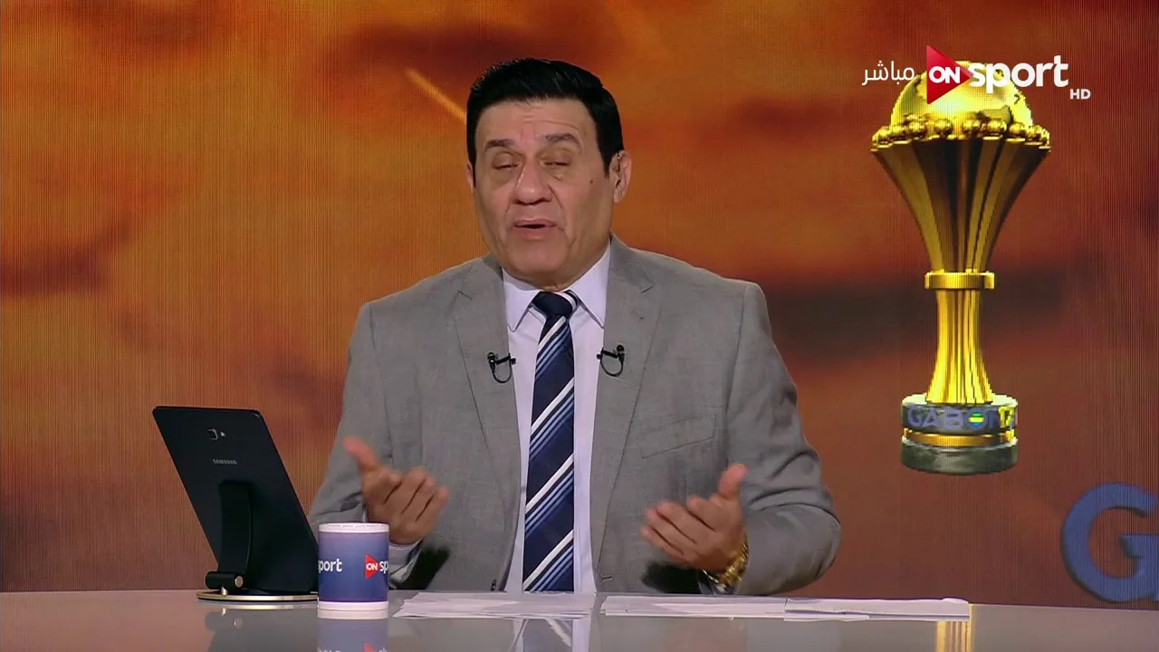 شاهد صفاقة وفرش ملاية من مدحت شلبي ضد ميدو ايه القرف ده انت متدني وجاي مع العفش وملكش لازمه