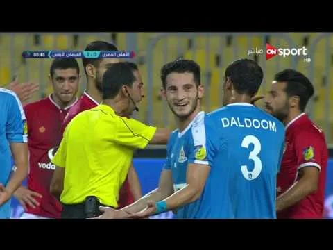 شاهد فيديو اعتداء الحكم الموريتاني على لاعب الأهلي اسلام محارب بالضرب اثناء مباراة الفيصلي