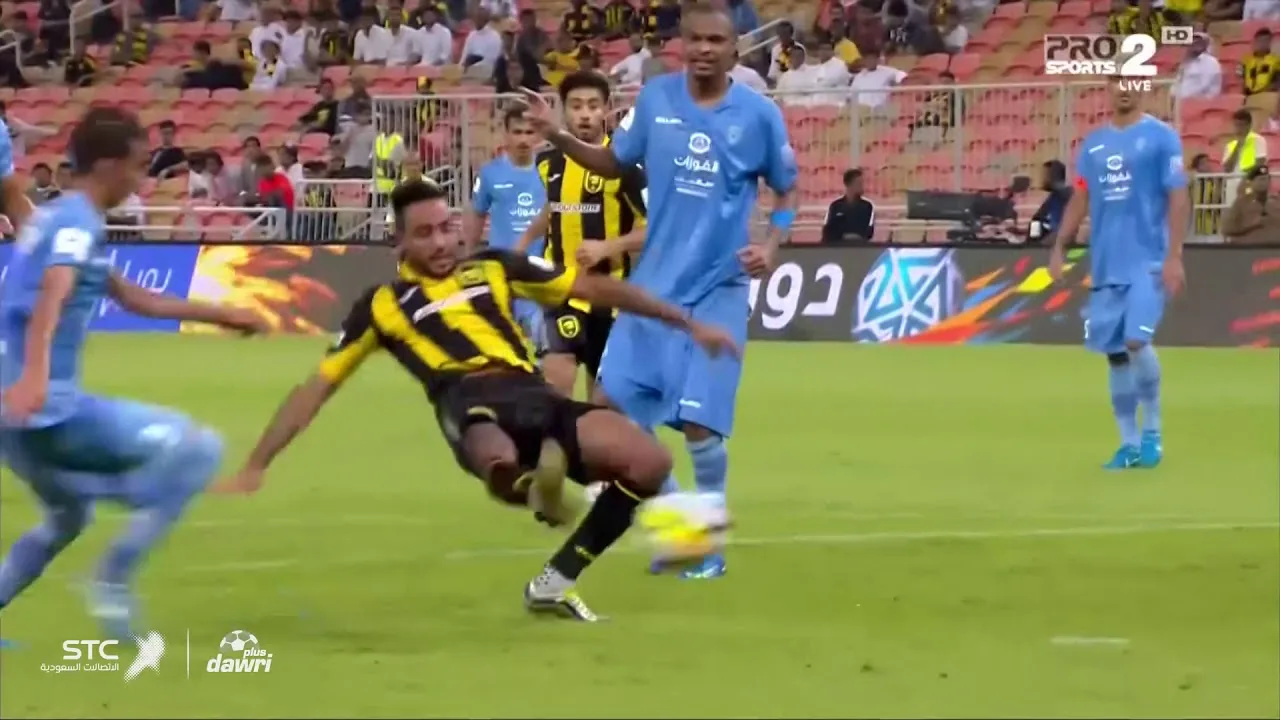 شاهد محمود كهربا يحرز هدف عالمي في أول مباراة له في الموسم مع اتحاد جده ضد الباطن